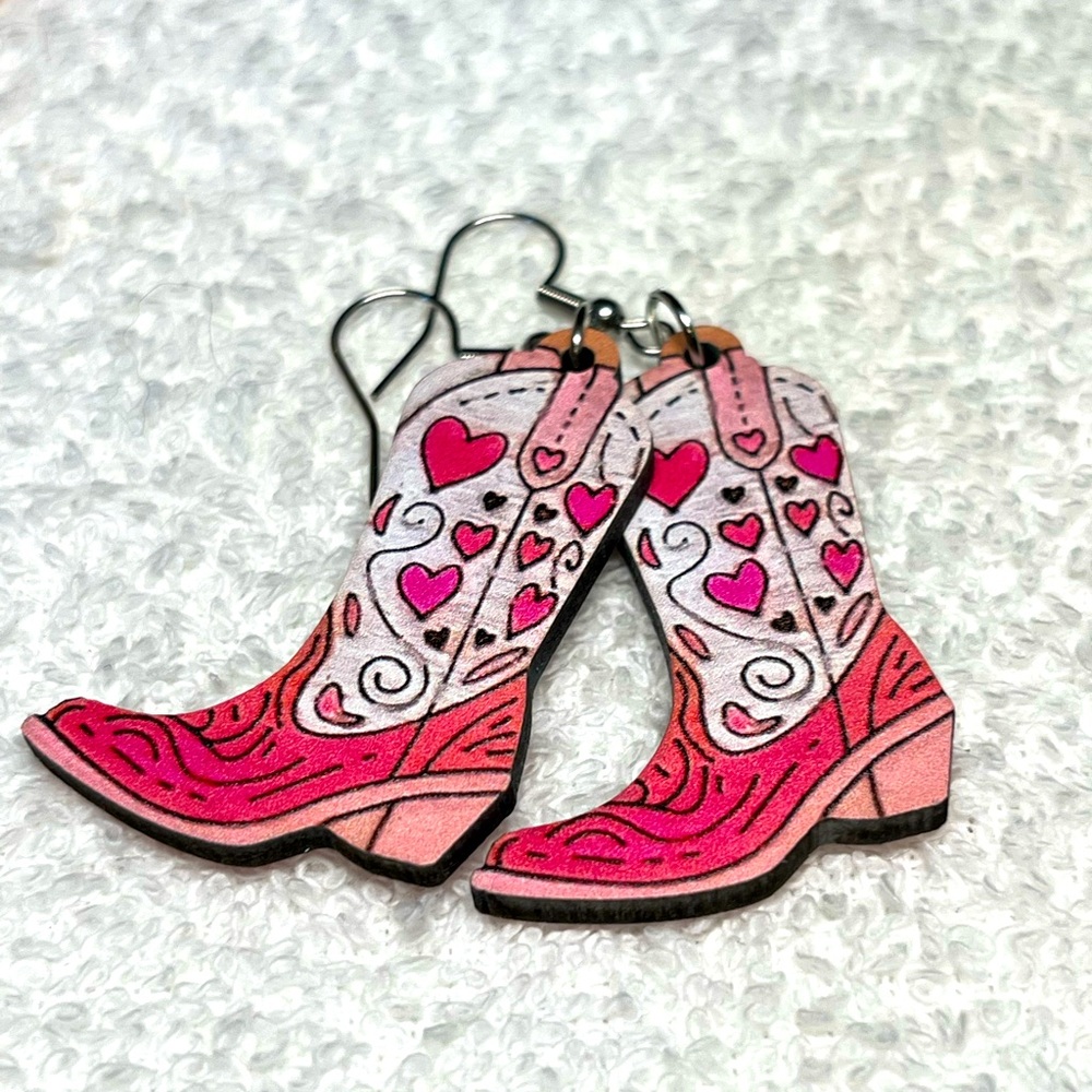 2/20 Wood cowgirl BOOTS earring , NEW